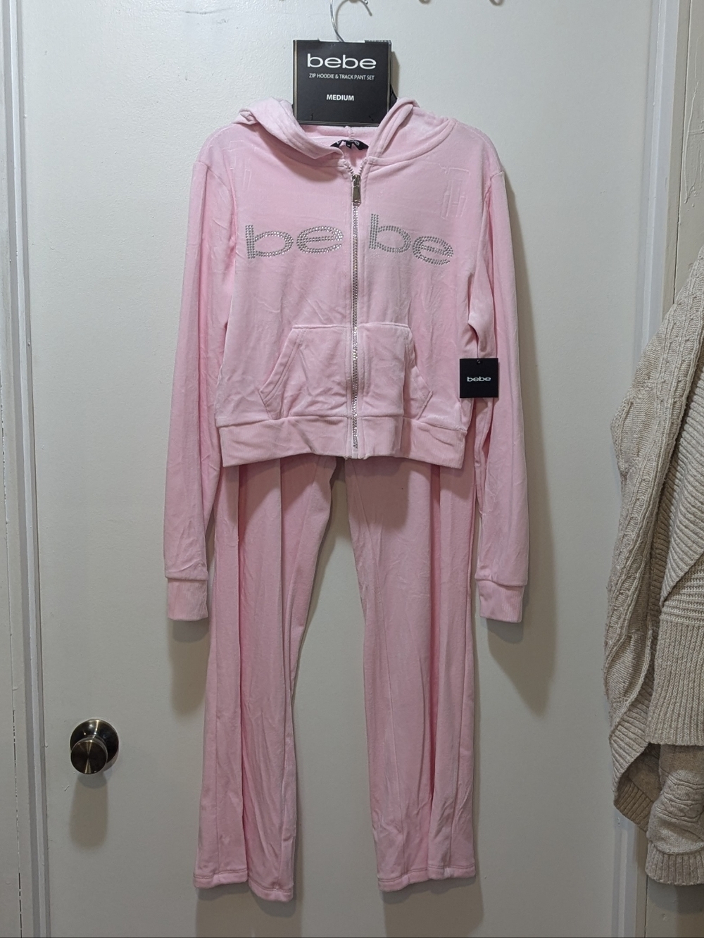 Bebe pink Velour Tracksuit 2 pieces set Jacket and Pants Junior size M NWT